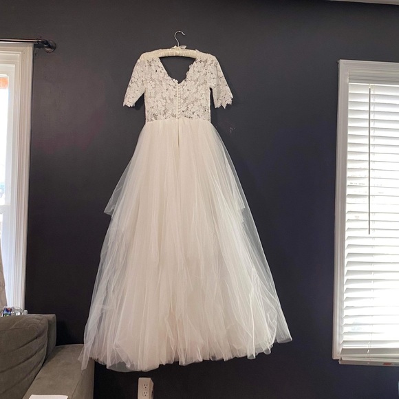 Wedding Dress - Picture 2 of 10